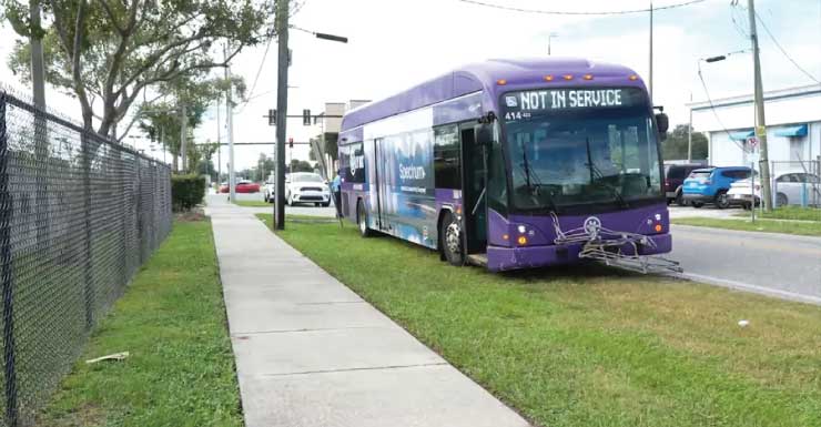 Acidente na Colonial Drive, em Orlando, deixa 16 pessoas feridas