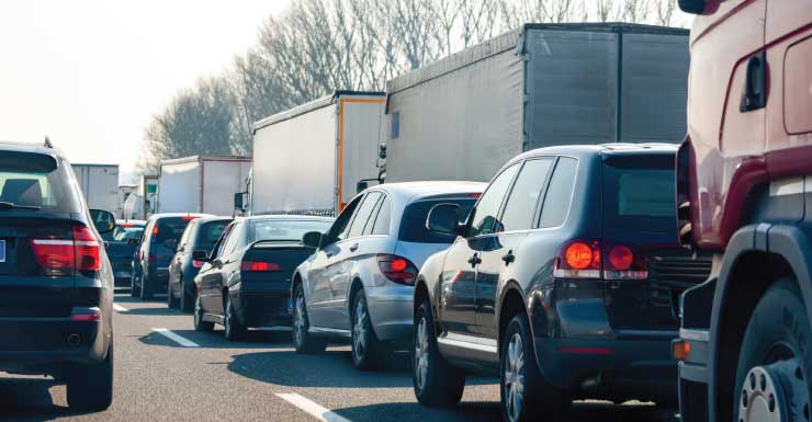 Acidente na I-75 causa fechamento de faixas e atrasos no trânsito perto da saída de Micanopy