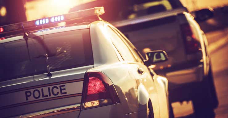 Homem de Old Town morre após bater caminhonete contra árvore