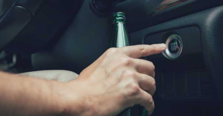 Homem é acusado de dirigir sob efeito de álcool após acidente na US-41, em Bonita Springs