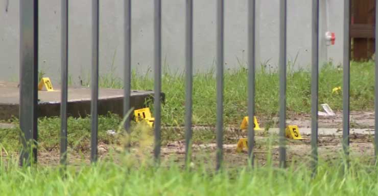 Homem é levado às pressas ao hospital com ferimentos que oferecem risco à vida após tiroteio em Fort Lauderdale