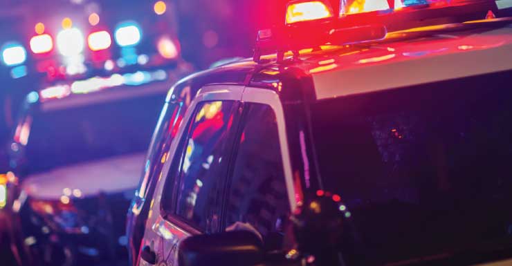 Homem no Condado de Charlotte é acusado de derrubar vítima de bicicleta e ameaçá-la de morte