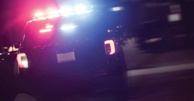 Motorista morre e passageiro fica gravemente ferido após SUV colidir contra residência em Wesley Chapel