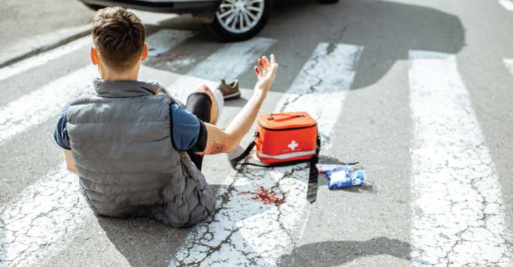 Pedestre fica gravemente ferido após ser atingido por caminhão na Highway 90, no Condado de Okaloosa