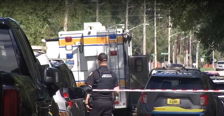 Polícia de Jacksonville atira e mata mulher após ela disparar contra agentes na região norte da cidade, segundo o JSO