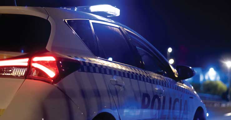 Policial de Miami e motorista civil são hospitalizados após acidente na Opa-locka Boulevard