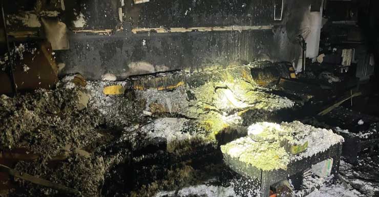 Sobrecarga em tomada provoca incêndio em casa no Condado de Escambia após restabelecimento da energia elétrica depois do furacão Isaias